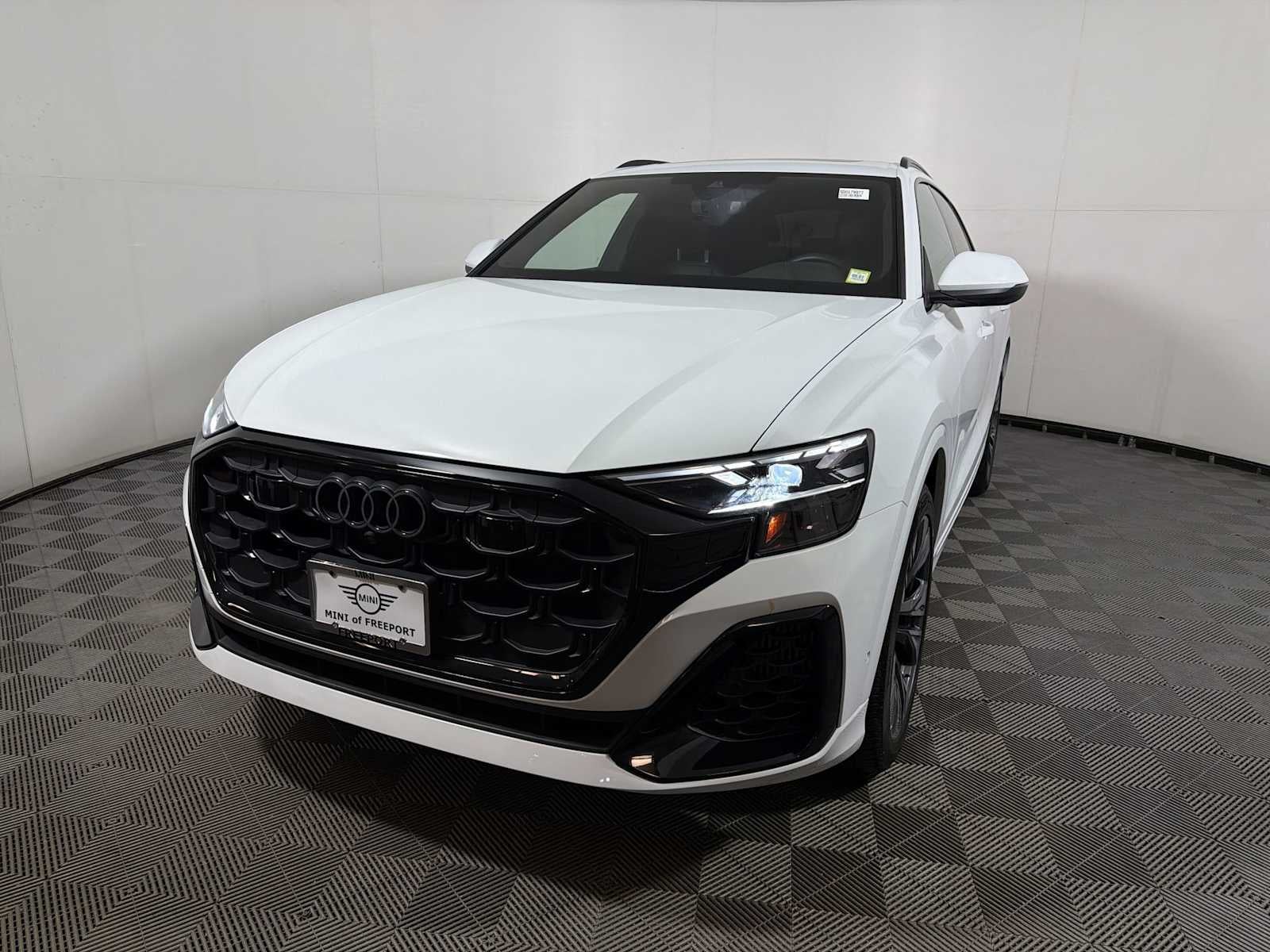 2025 Audi Q8 Premium Plus 55 TFSI quattro