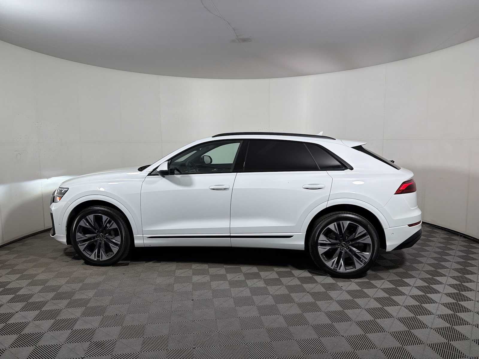 2025 Audi Q8 Premium Plus 55 TFSI quattro
