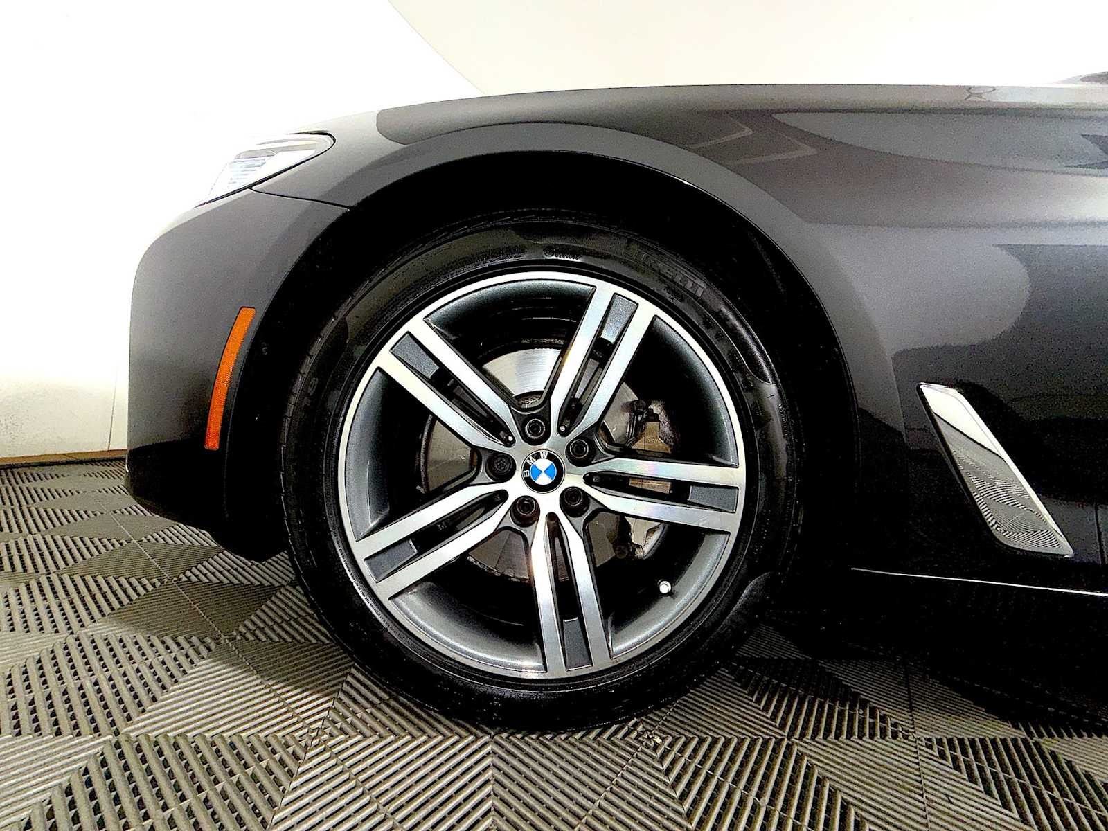 2023 BMW 5 Series 530i xDrive Sedan