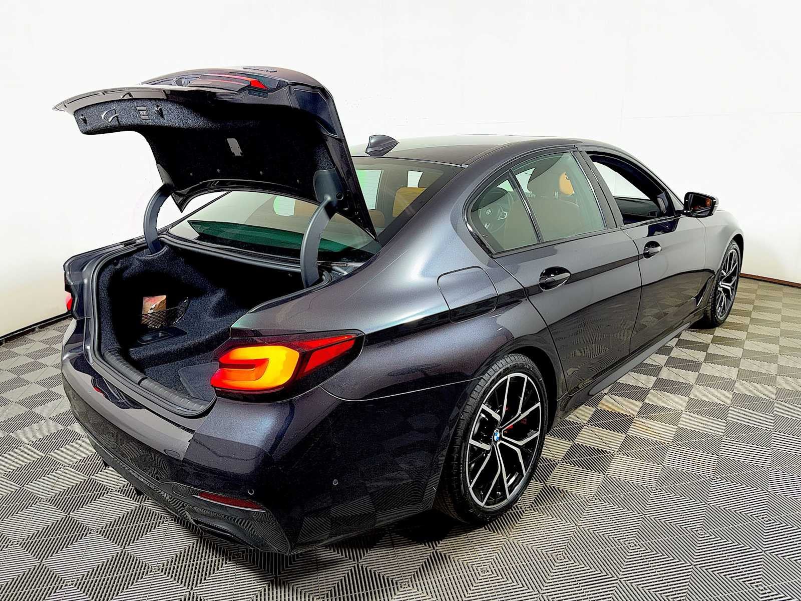 2023 BMW 5 Series 530i xDrive Sedan