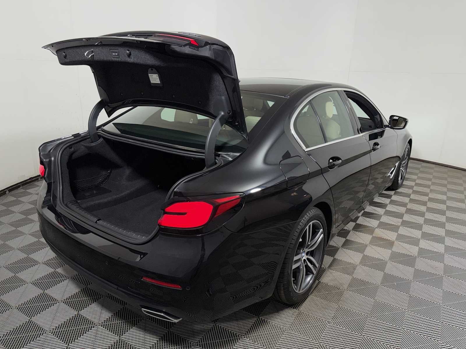 2023 BMW 5 Series 530i xDrive Sedan