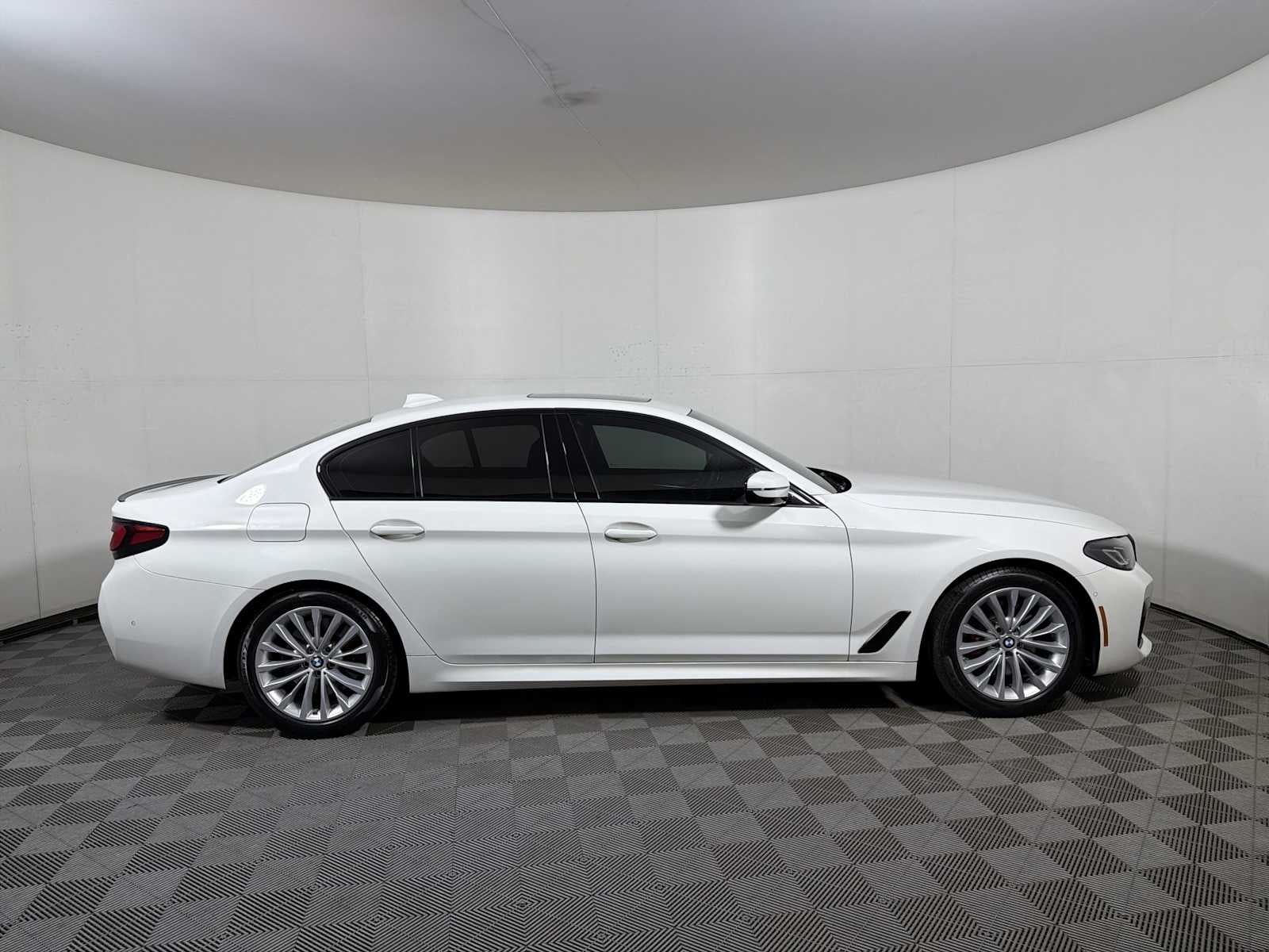 2023 BMW 5 Series 530i xDrive Sedan