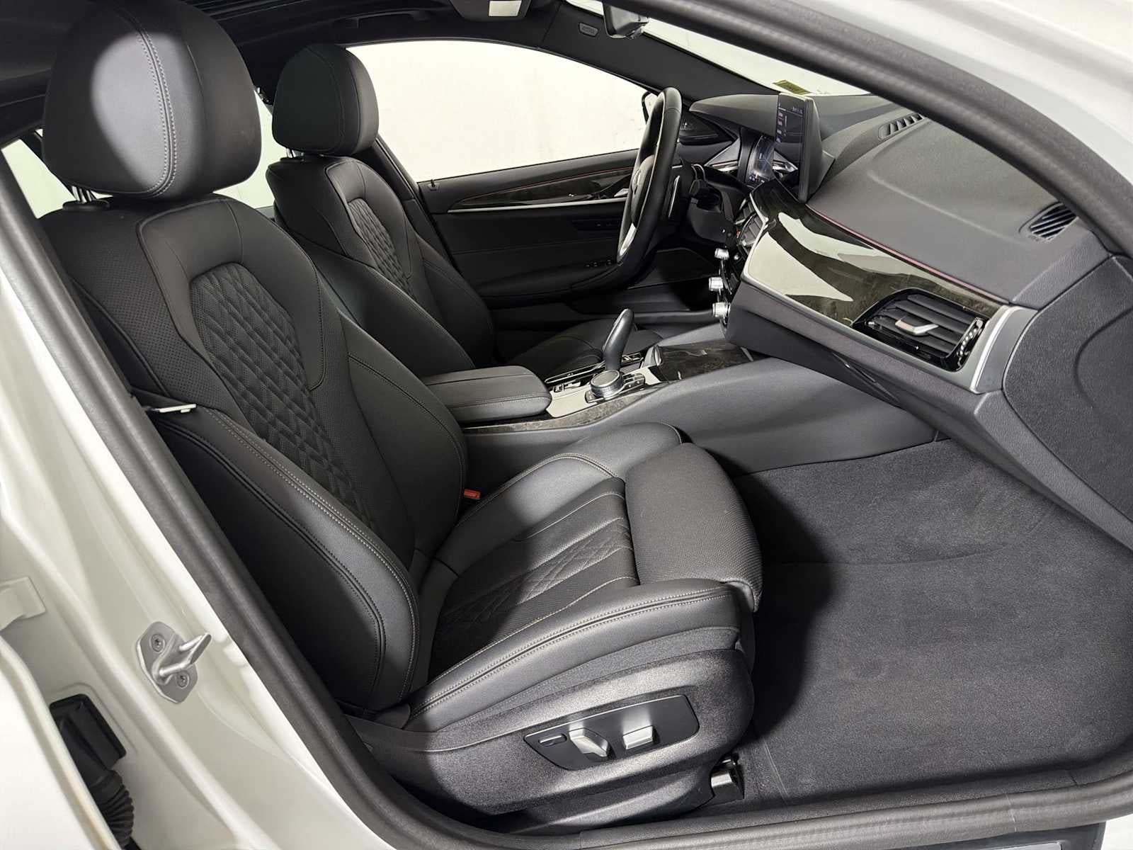 2023 BMW 5 Series 530i xDrive Sedan