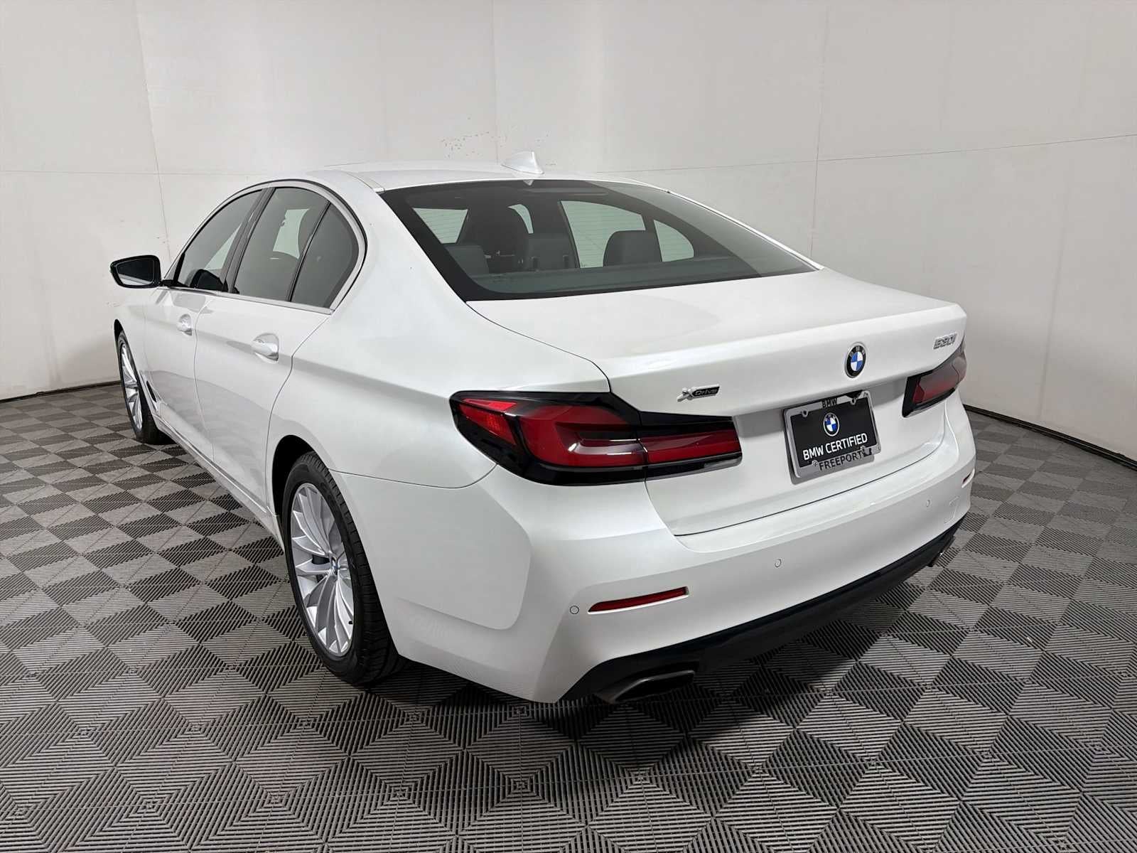 2023 BMW 5 Series 530i xDrive Sedan