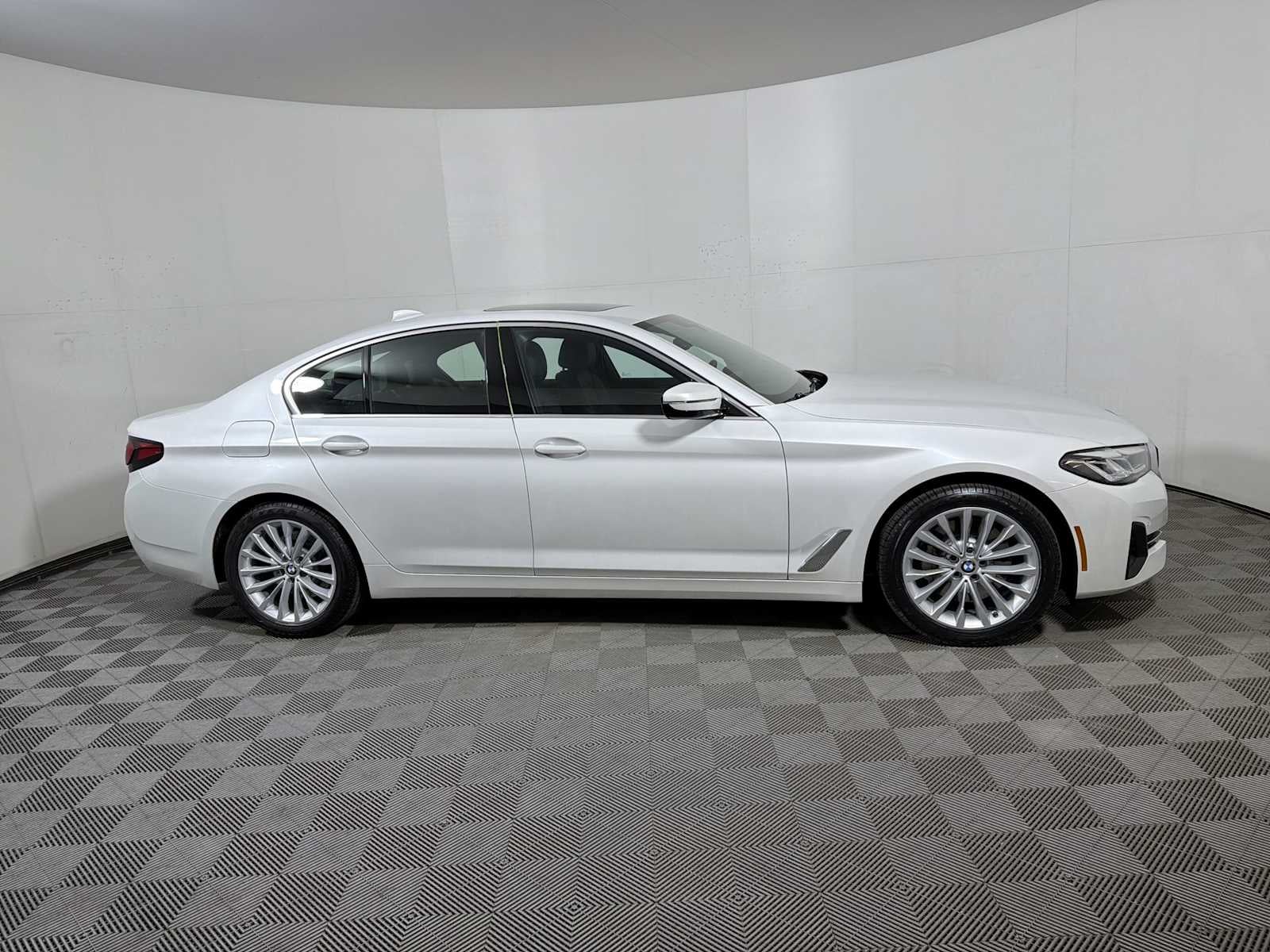 2023 BMW 5 Series 530i xDrive Sedan