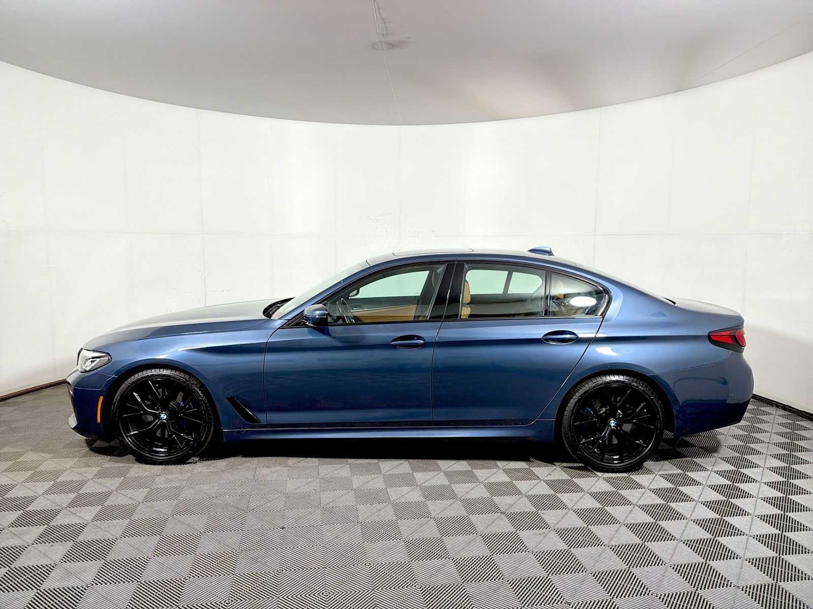 2023 BMW 5 Series 530i xDrive Sedan
