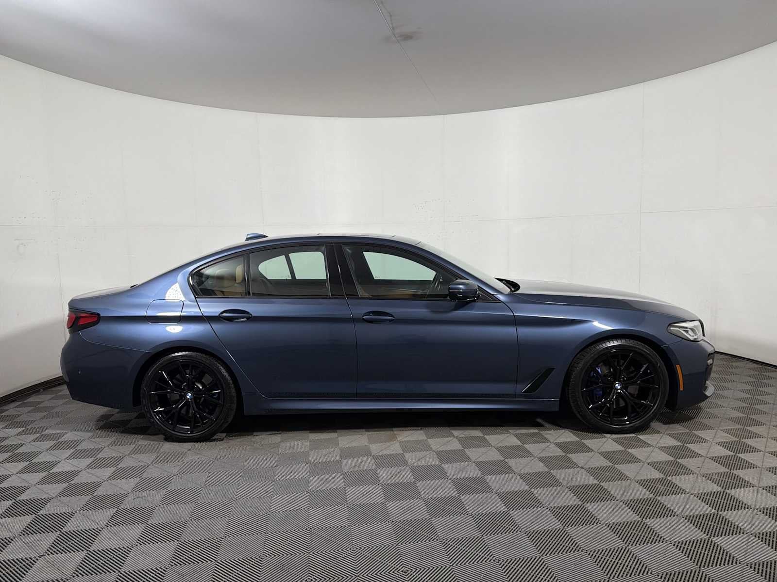 2023 BMW 5 Series 530i xDrive Sedan