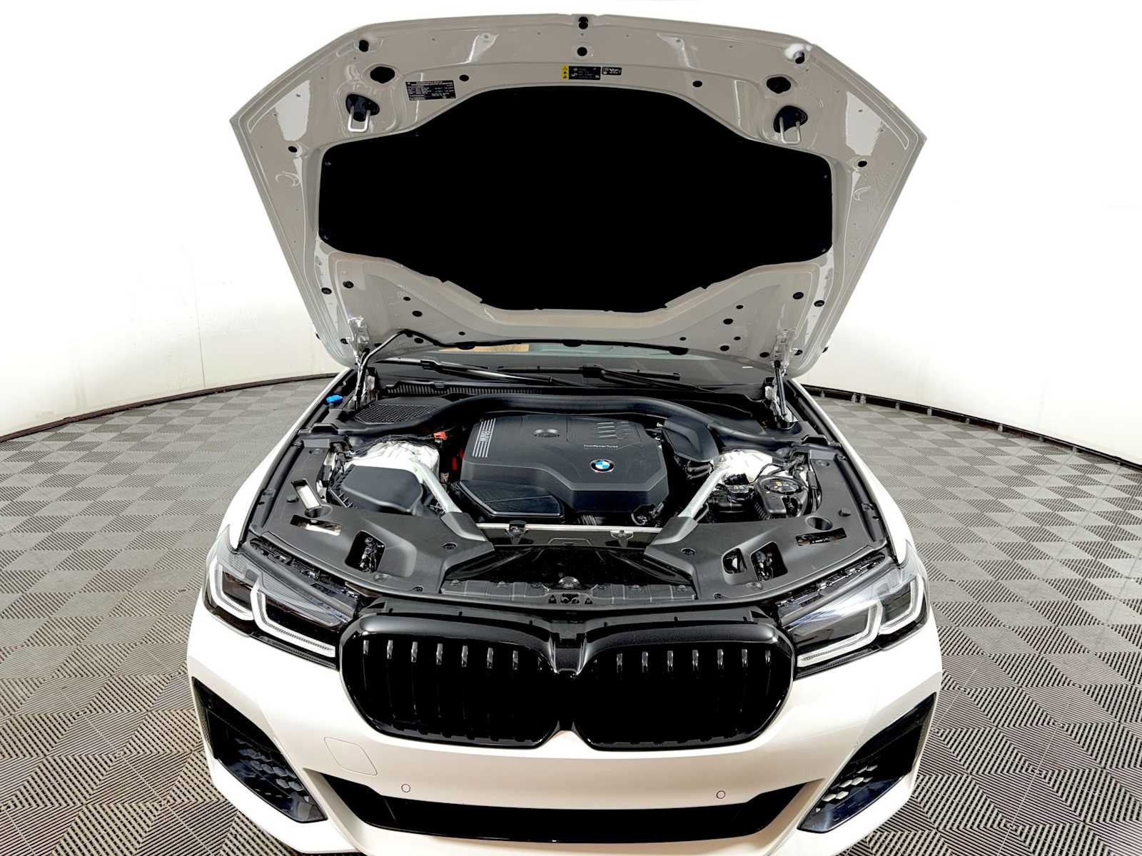 2023 BMW 5 Series 530i xDrive Sedan