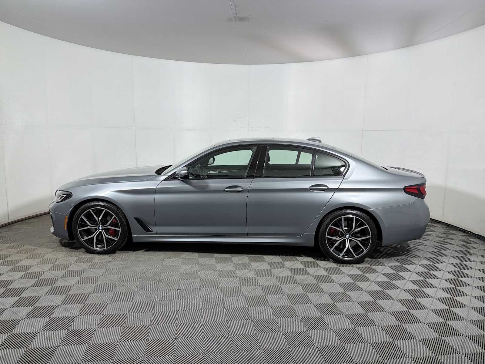 2023 BMW 5 Series 530i xDrive Sedan