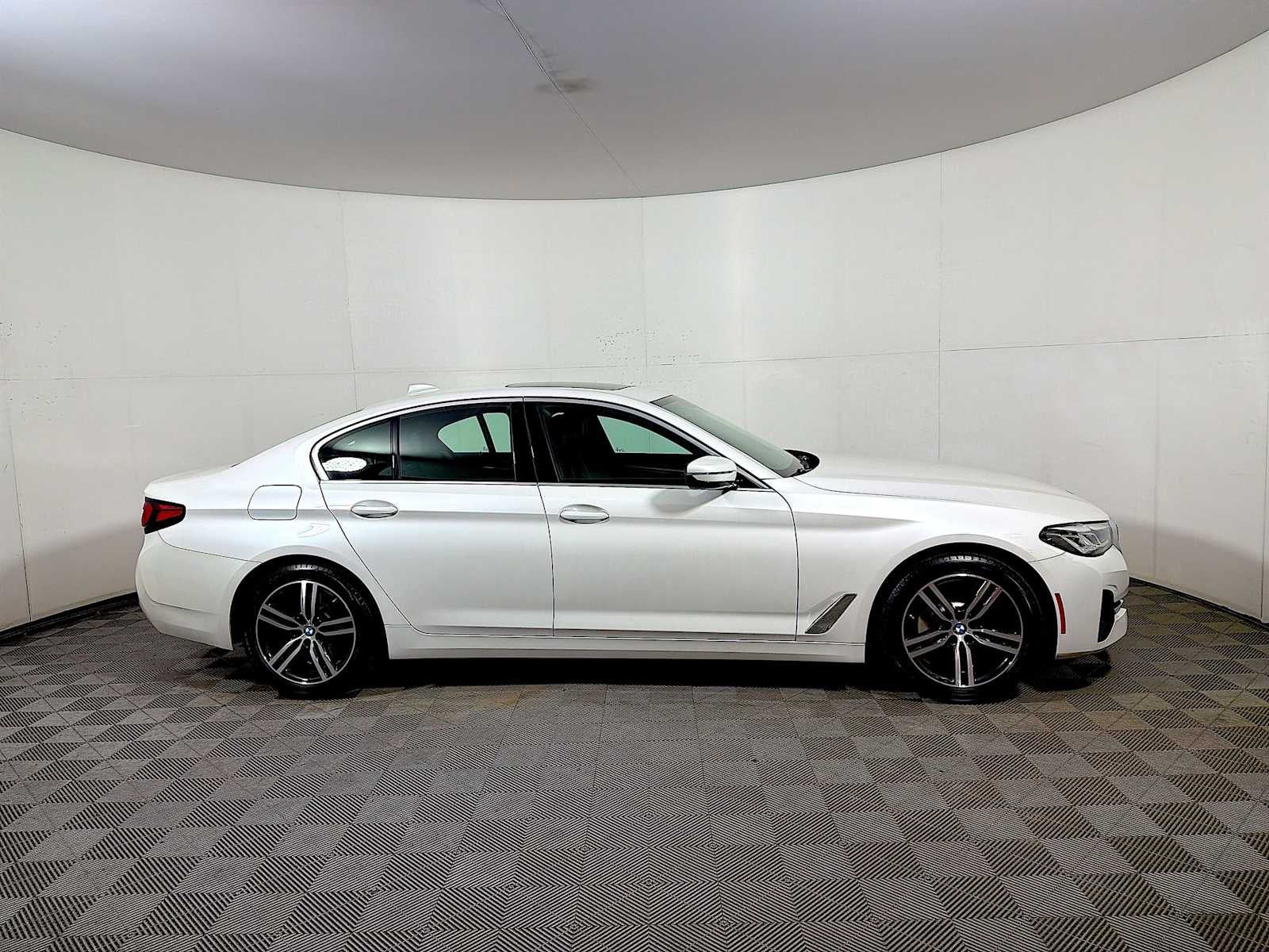 2023 BMW 5 Series 530i xDrive Sedan