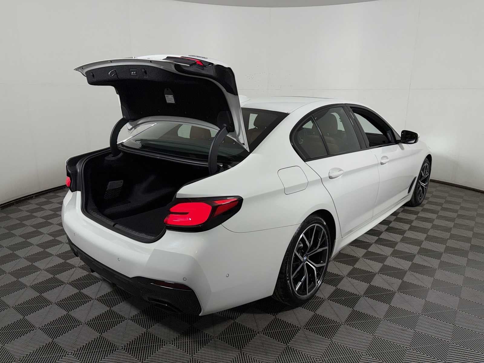 2023 BMW 5 Series 530i xDrive Sedan