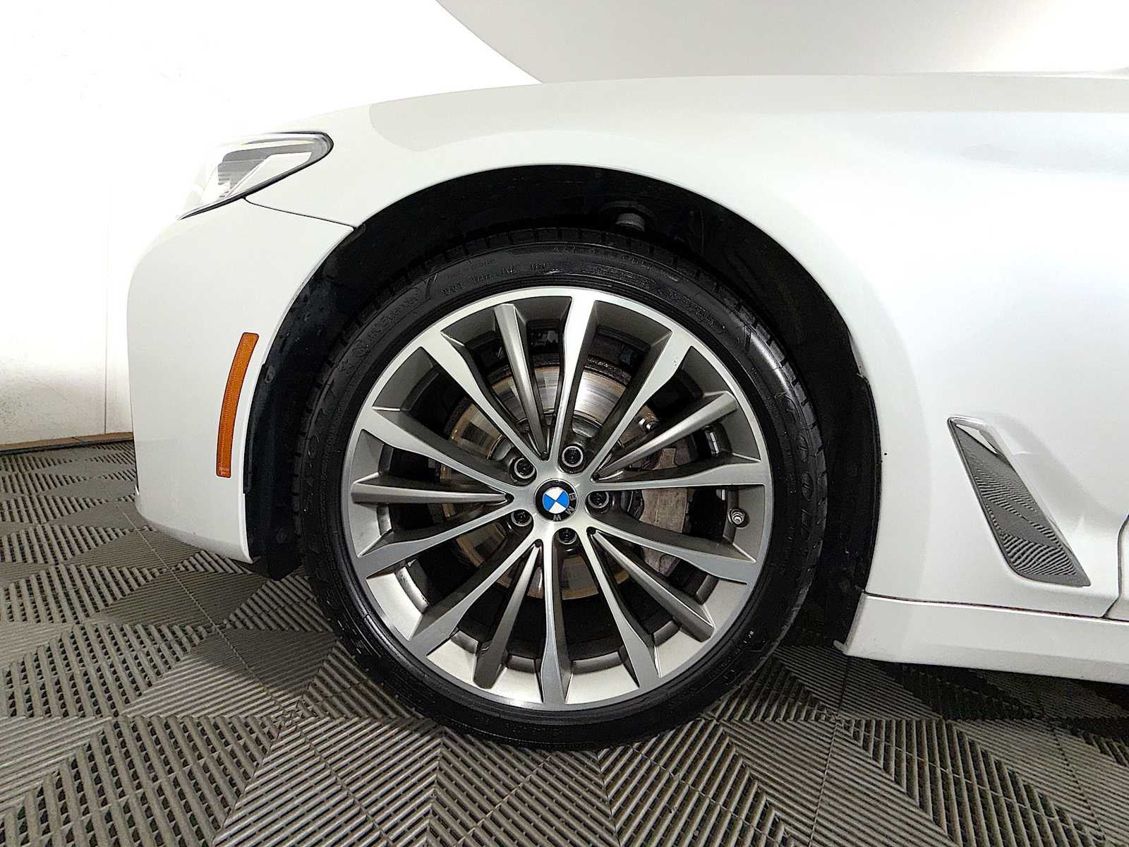 2023 BMW 5 Series 530i xDrive Sedan