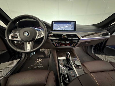 2022 BMW 5 Series M550i xDrive Sedan