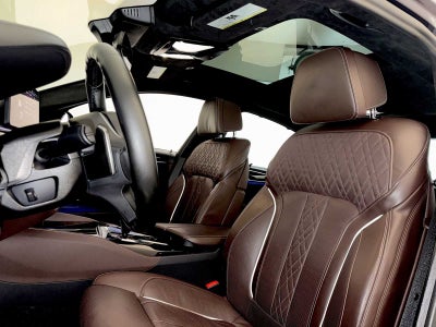 2022 BMW 5 Series M550i xDrive Sedan