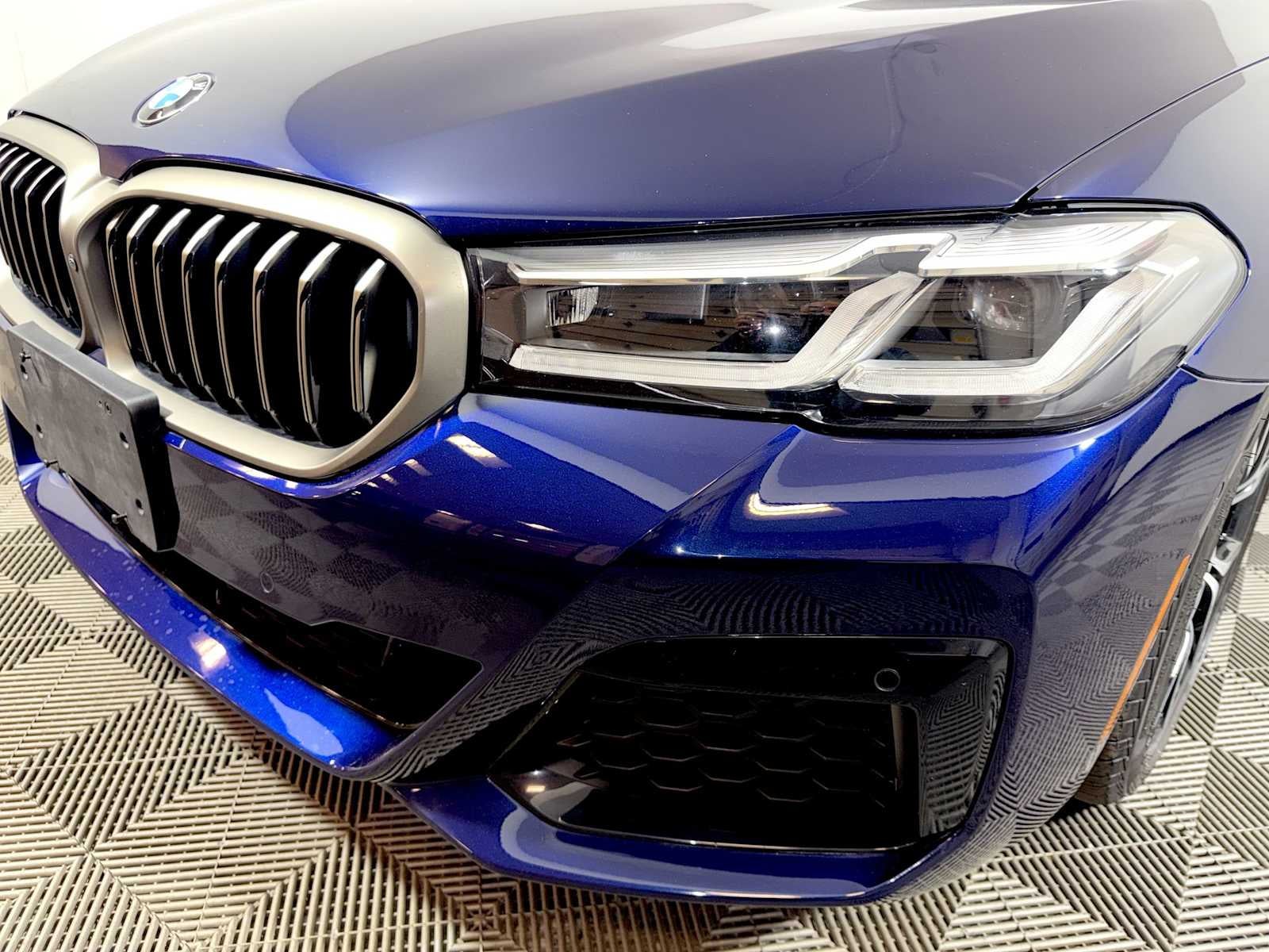 2022 BMW 5 Series M550i xDrive Sedan