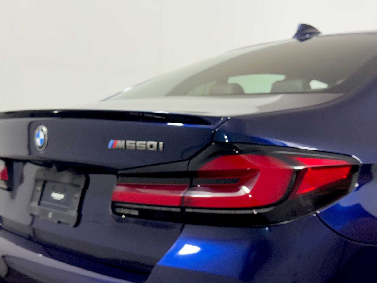 2022 BMW 5 Series M550i xDrive Sedan