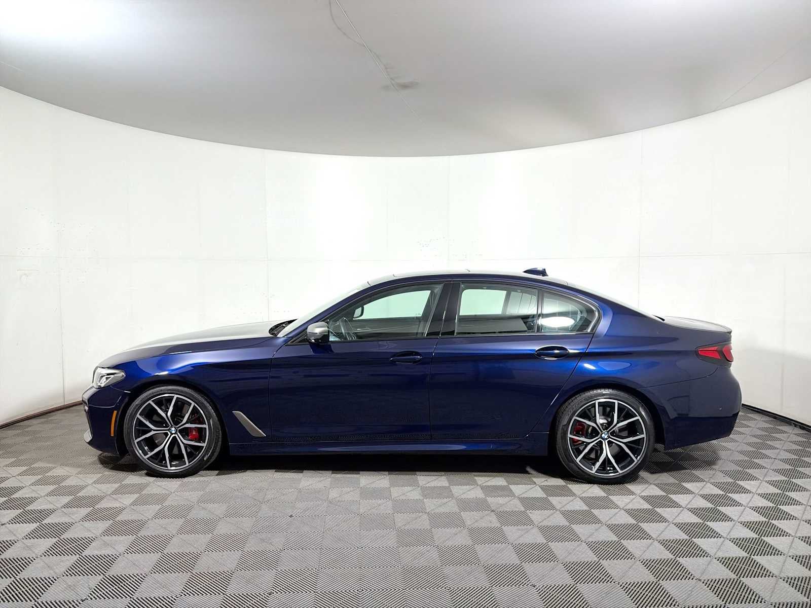 2022 BMW 5 Series M550i xDrive Sedan