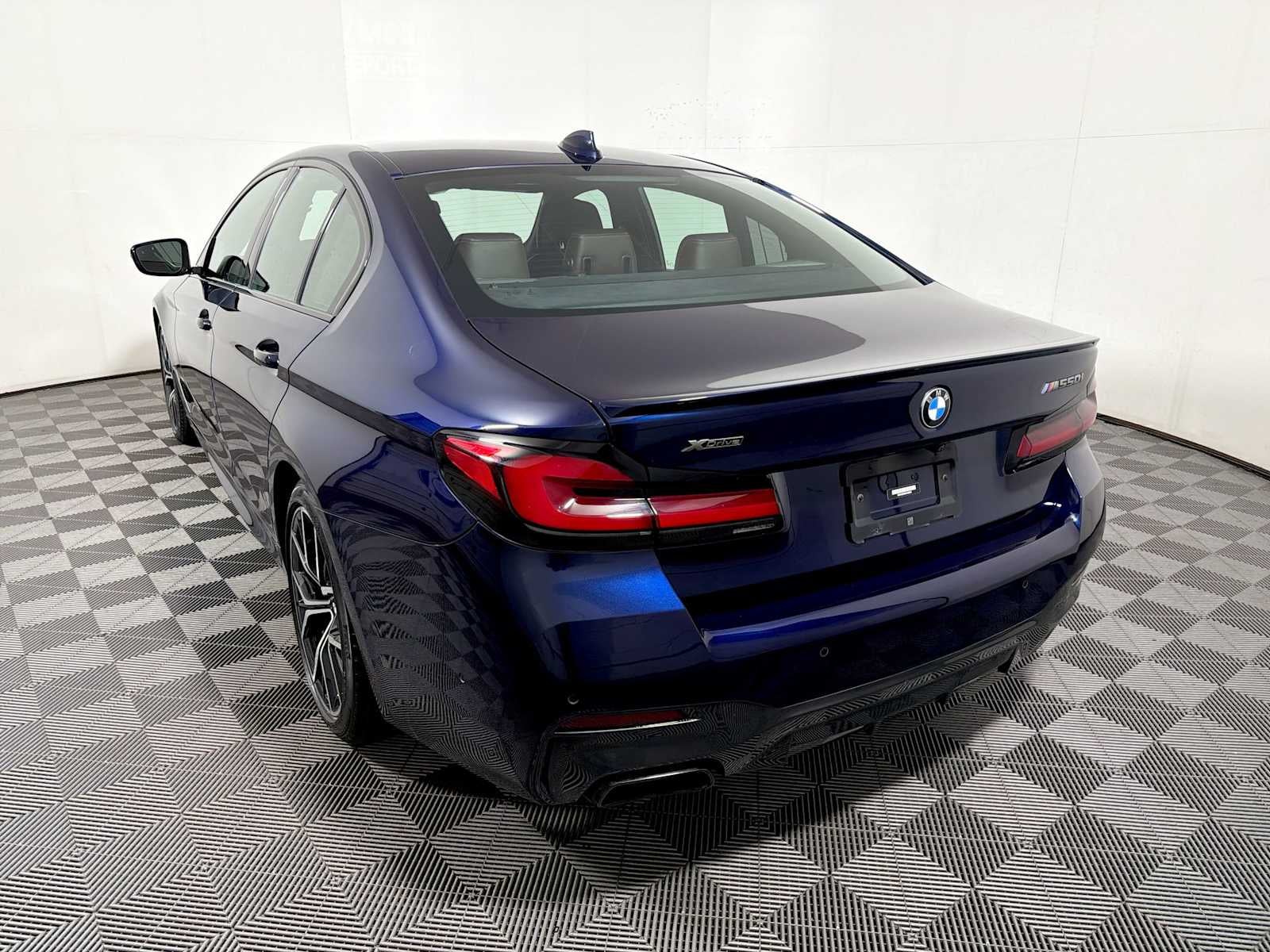 2022 BMW 5 Series M550i xDrive Sedan