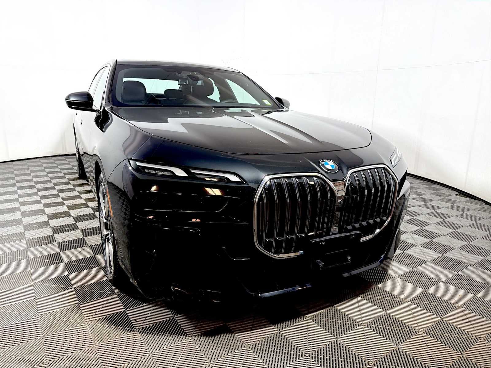 2023 BMW 7 Series 760i xDrive Sedan