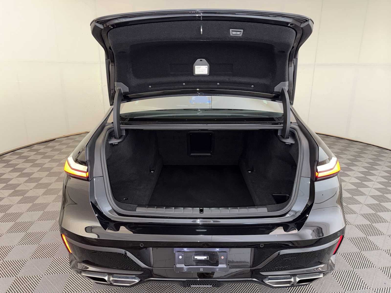 2023 BMW 7 Series 760i xDrive Sedan