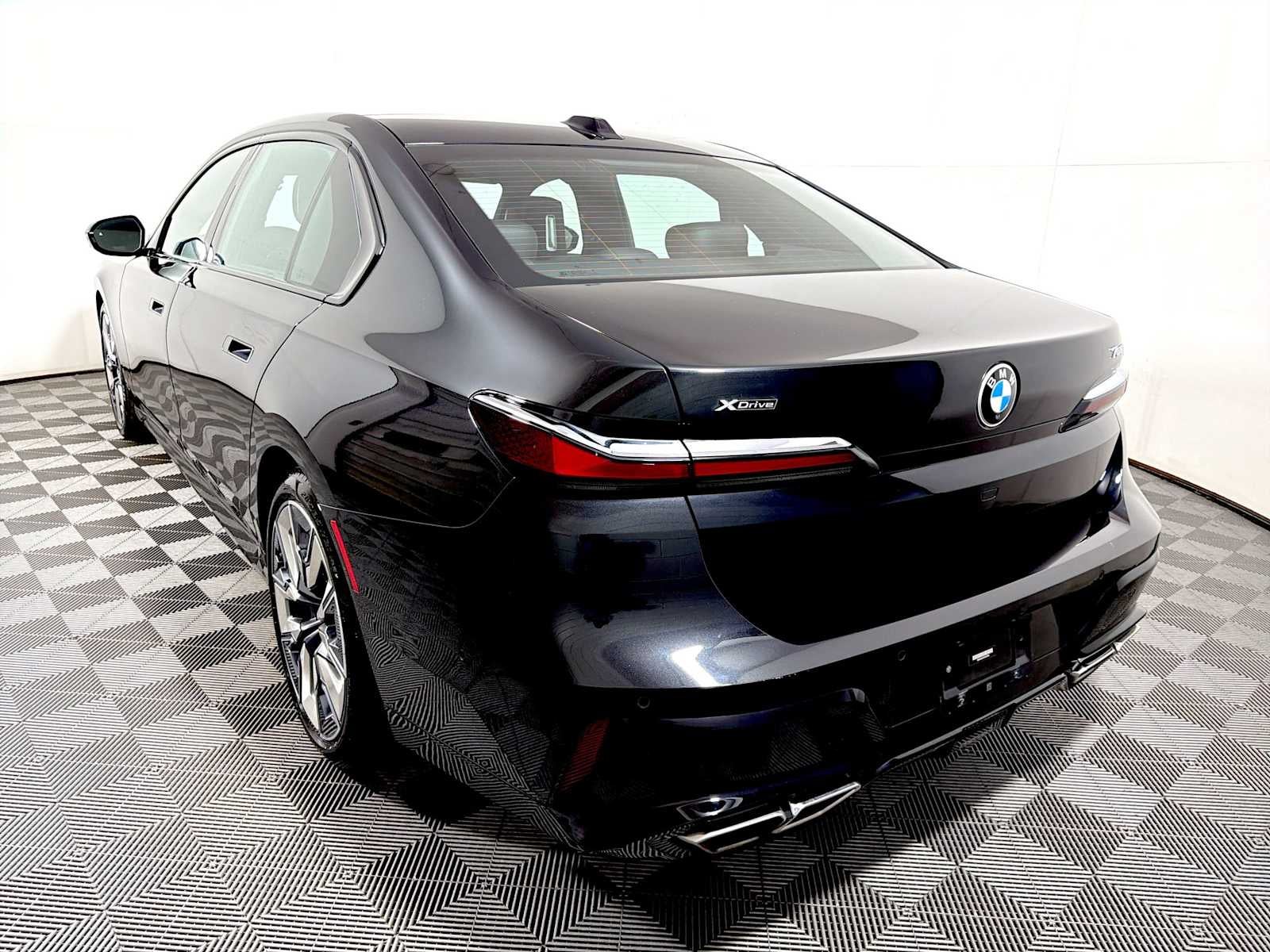 2023 BMW 7 Series 760i xDrive Sedan