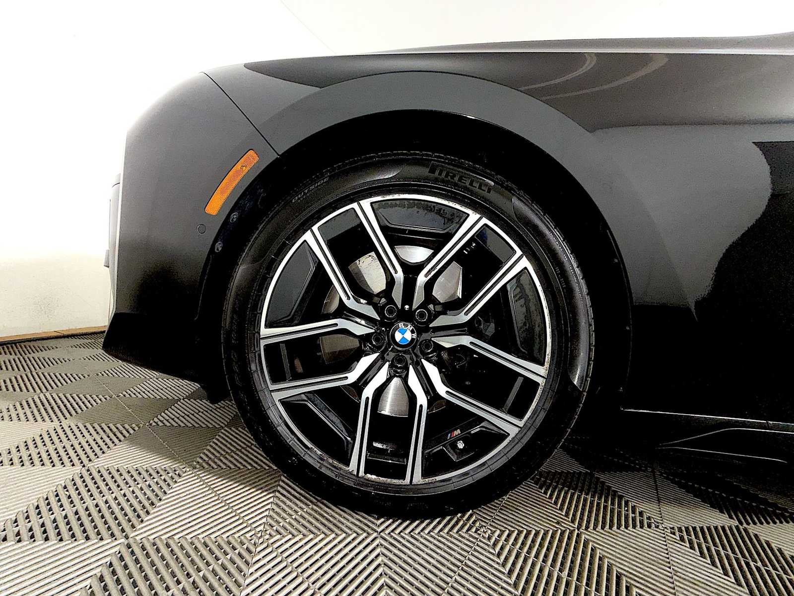 2025 BMW 7 Series 760i xDrive Sedan