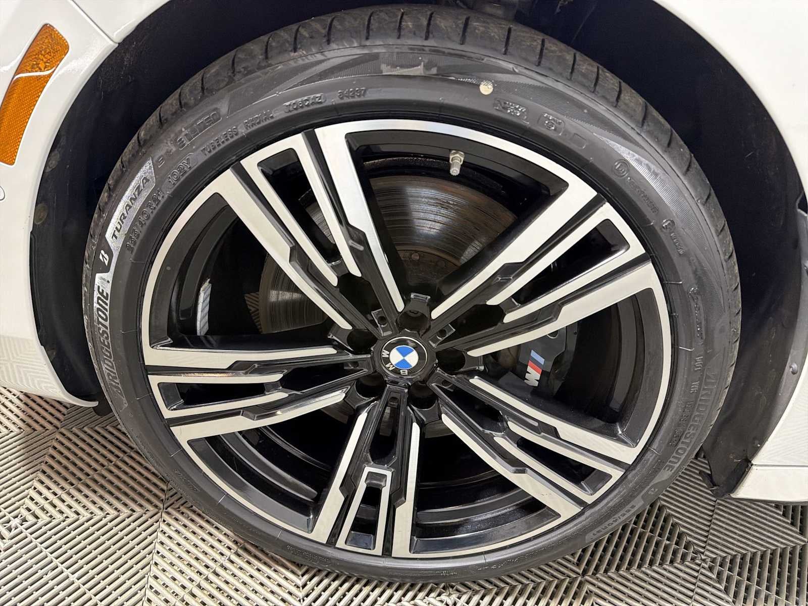 2023 BMW 7 Series 760i xDrive Sedan