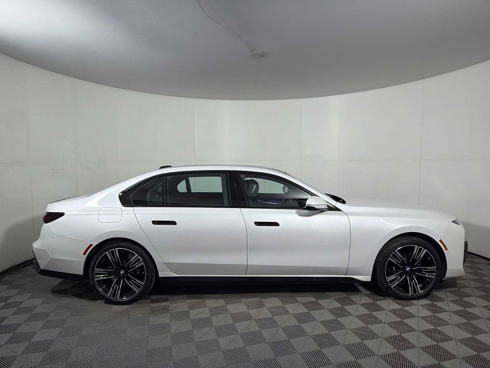 2023 BMW 7 Series 760i xDrive Sedan