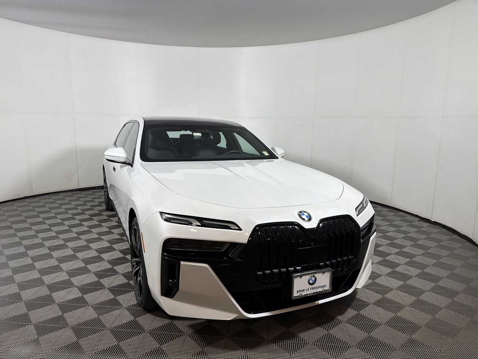 2023 BMW 7 Series 760i xDrive Sedan