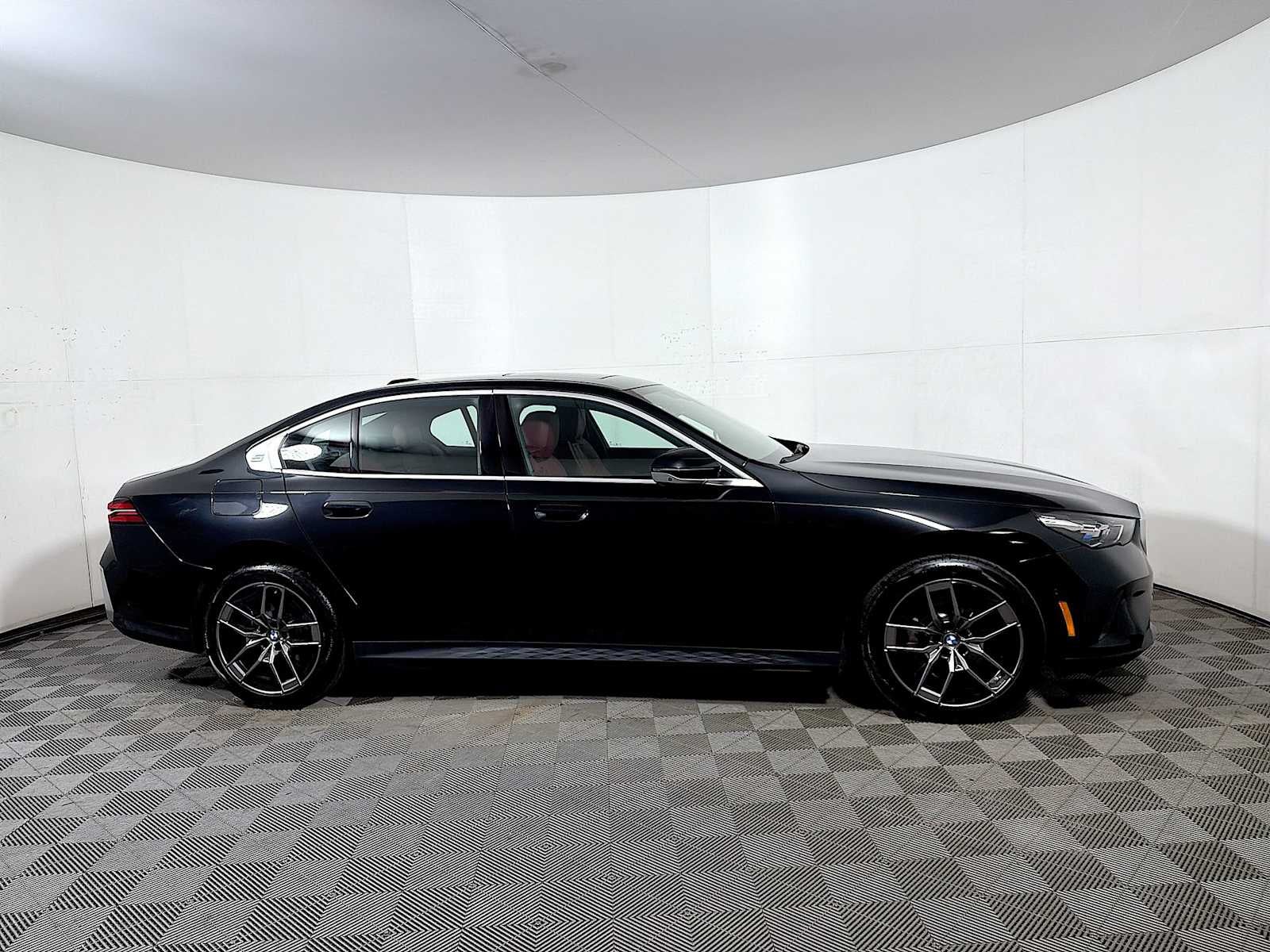 2026 BMW 5 Series 530i xDrive Sedan