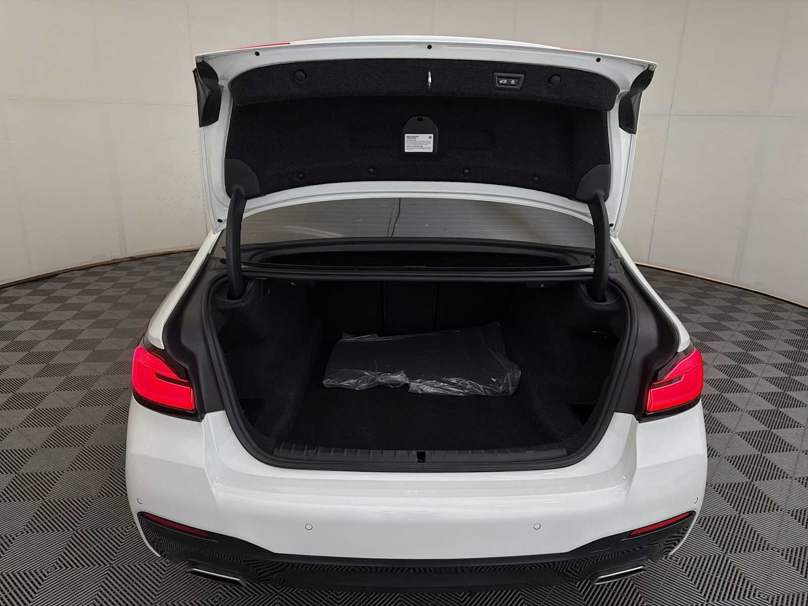 2023 BMW 5 Series 540i xDrive Sedan