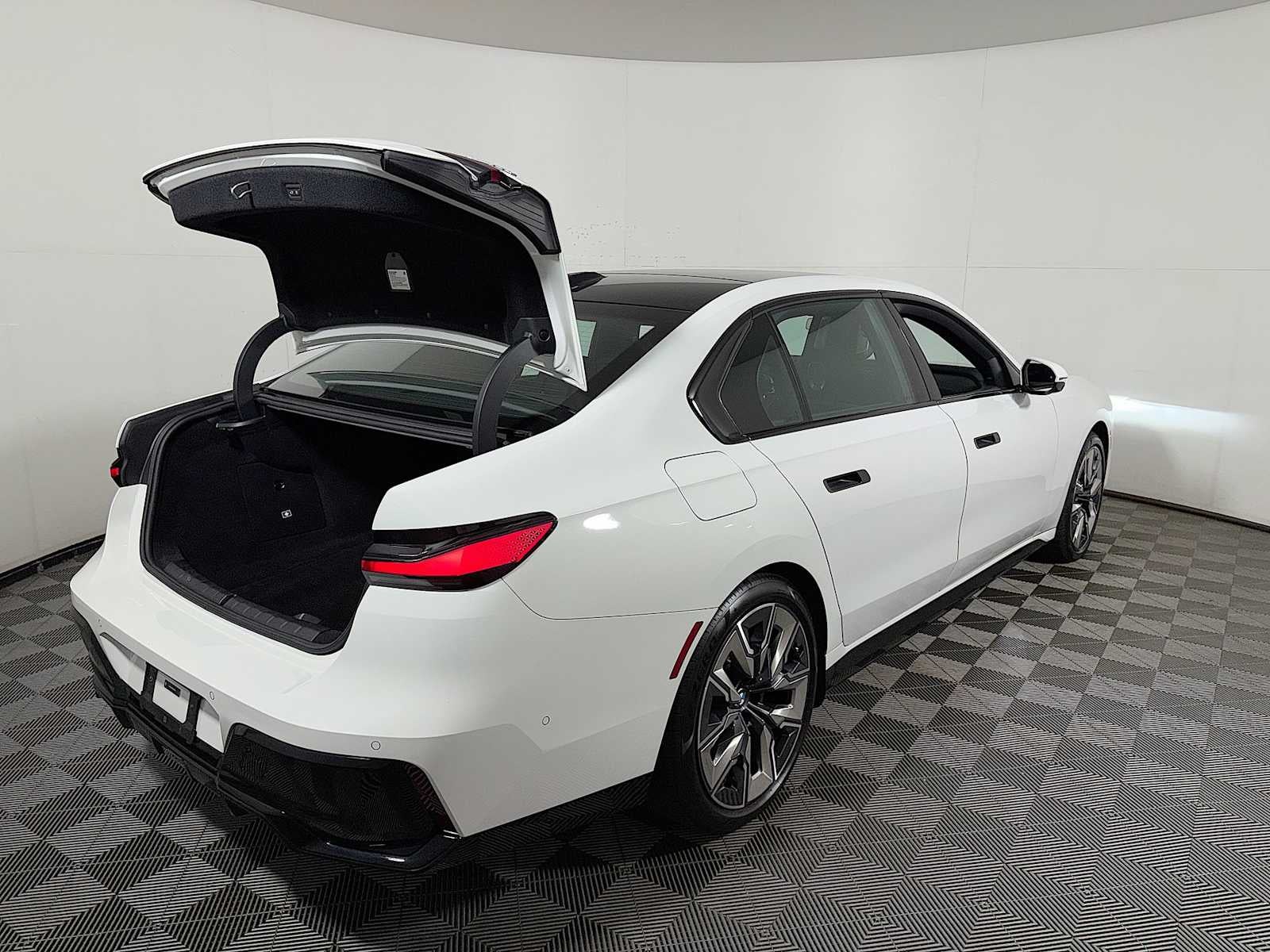 2023 BMW i7 xDrive60 Sedan