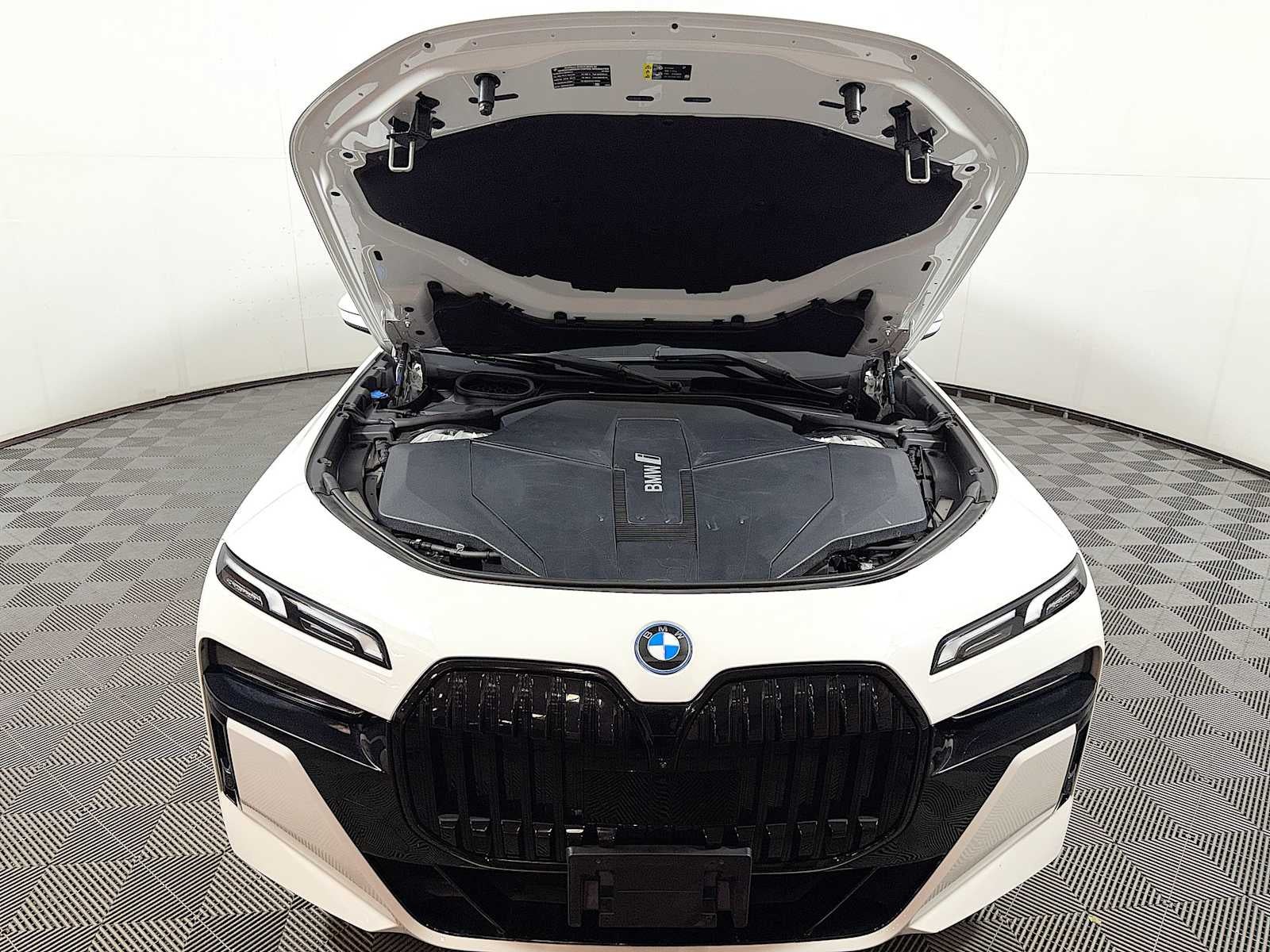 2023 BMW i7 xDrive60 Sedan