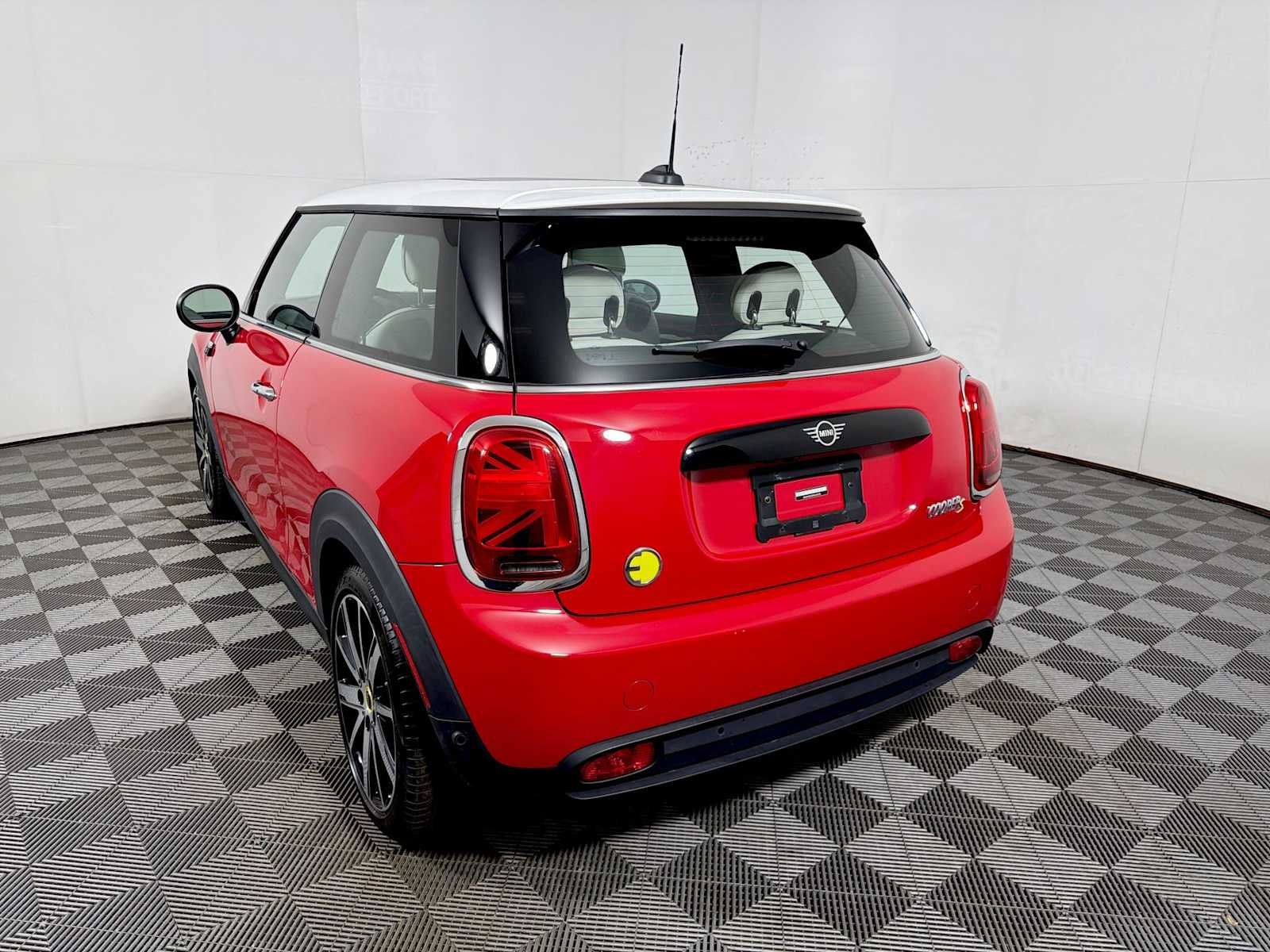 2024 MINI Hardtop 2 Door Cooper SE FWD