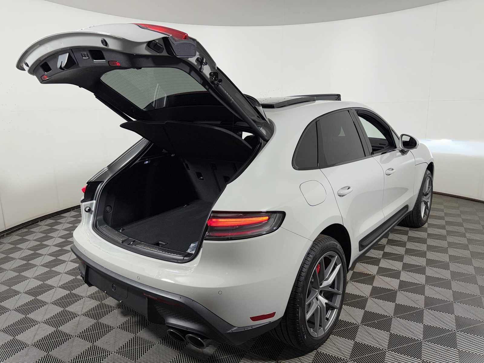 2026 Porsche Macan S AWD