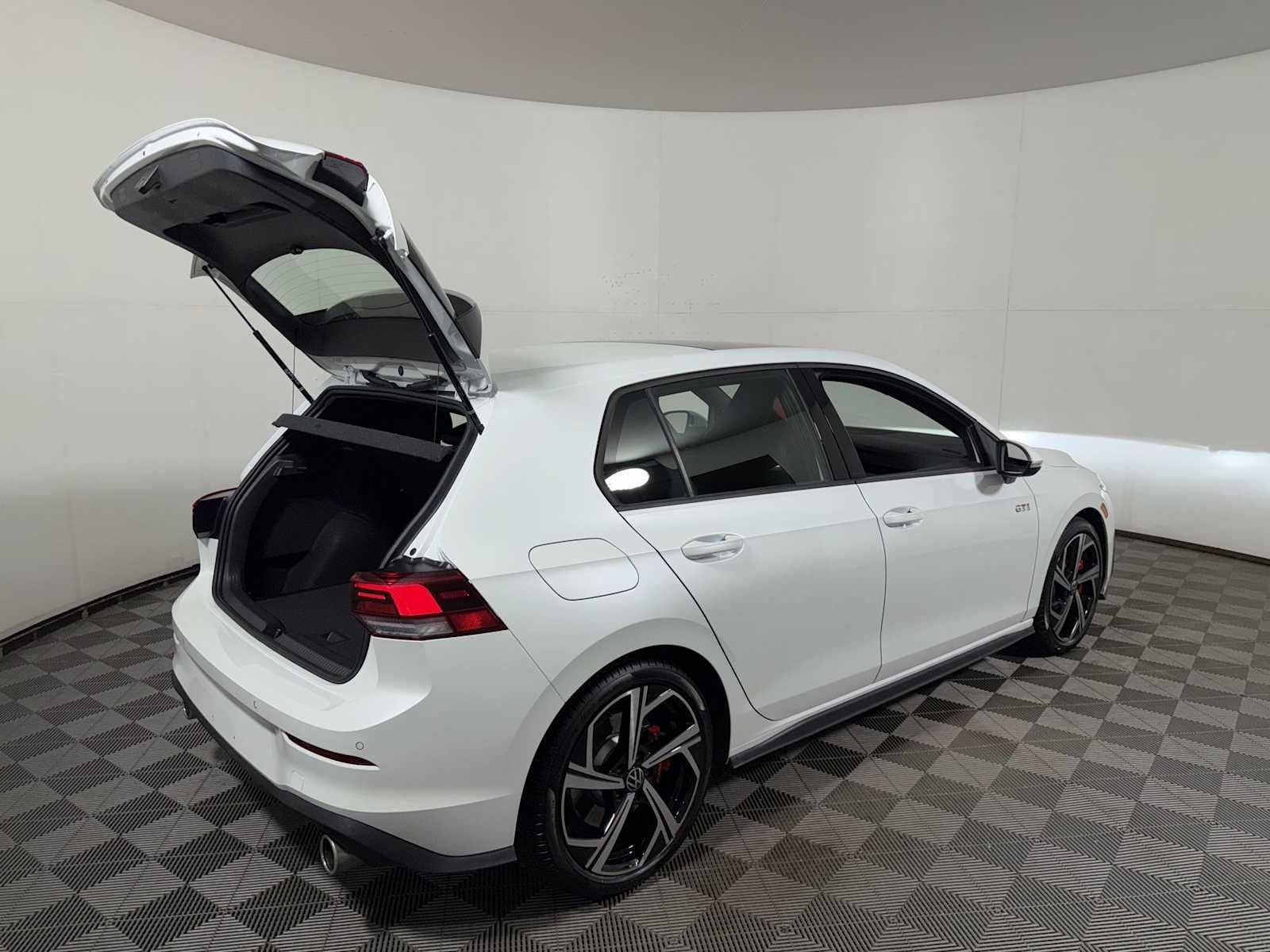 2026 Volkswagen Golf GTI 2.0T SE DSG