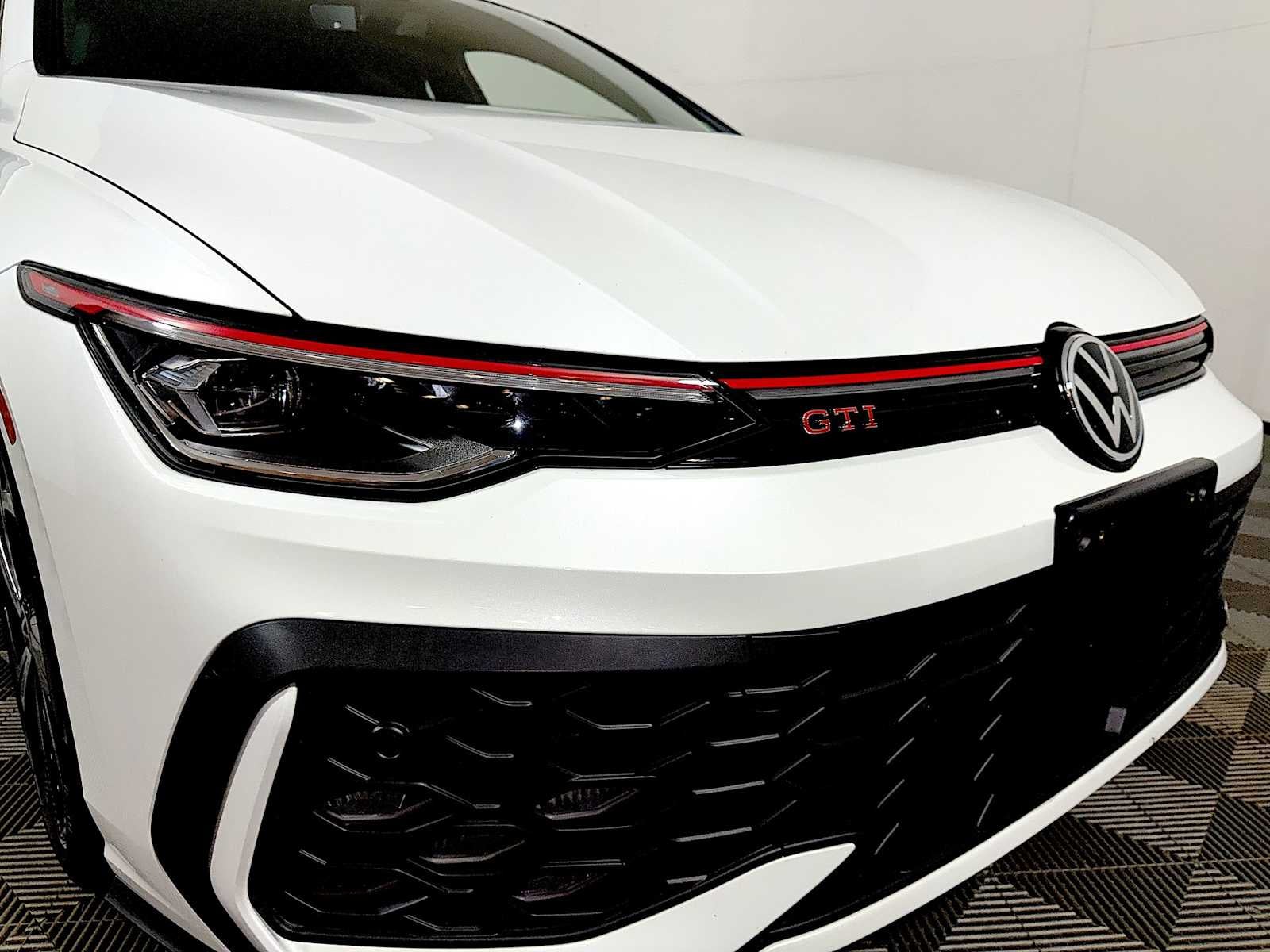 2026 Volkswagen Golf GTI 2.0T SE DSG