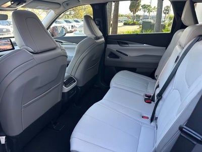 2026 INFINITI QX60 LUXE