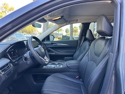 2026 INFINITI QX60 LUXE