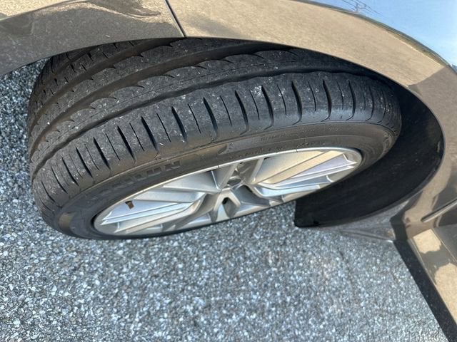 2020 Genesis G70 2.0T