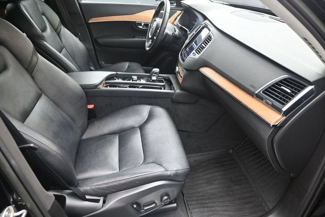 2023 Volvo XC90 B6 Core
