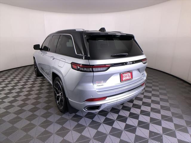 2022 Jeep Grand Cherokee Summit Reserve
