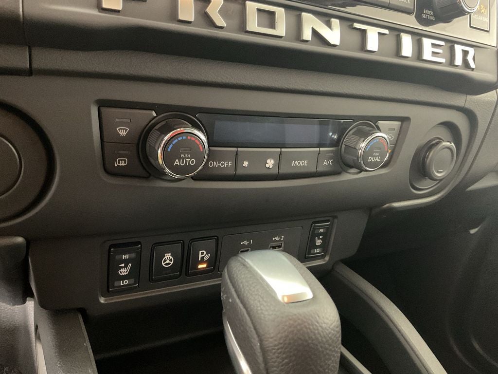 2025 Nissan Frontier SV
