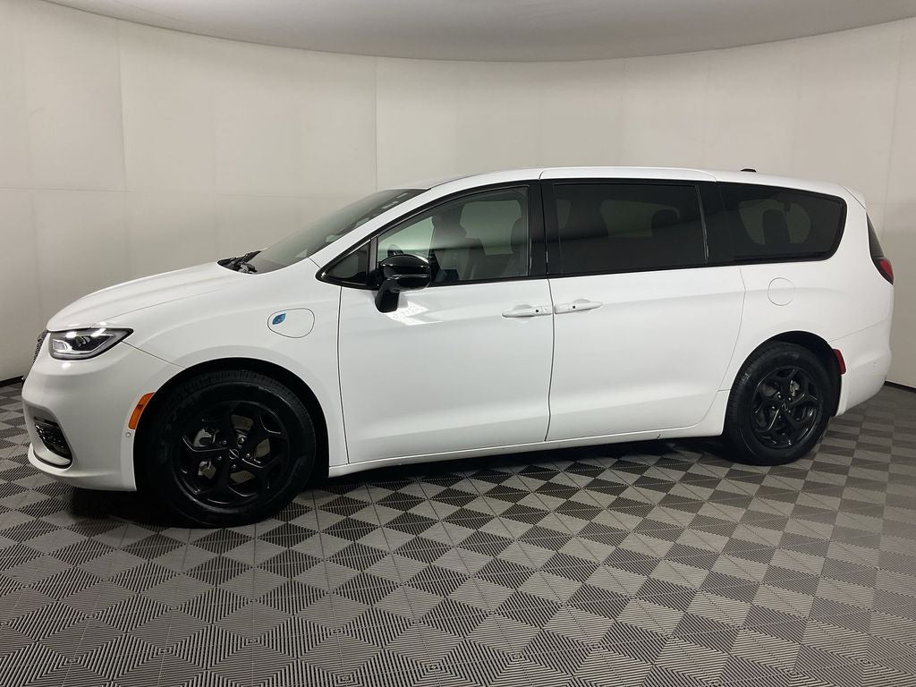 2024 Chrysler Pacifica Hybrid Select
