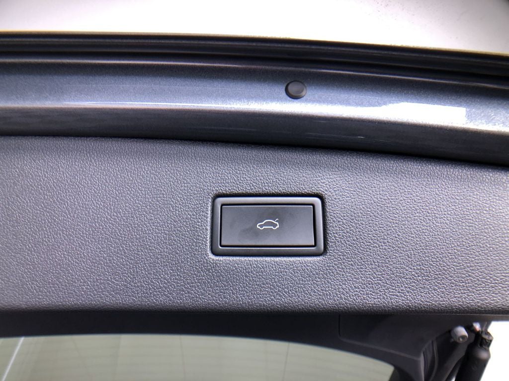 2024 Volkswagen Tiguan 2.0T SEL R-Line