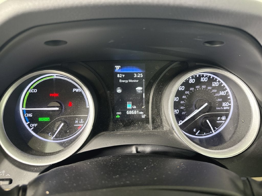 2022 Toyota Camry Hybrid LE