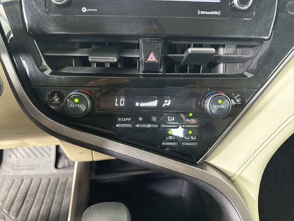 2022 Toyota Camry Hybrid LE