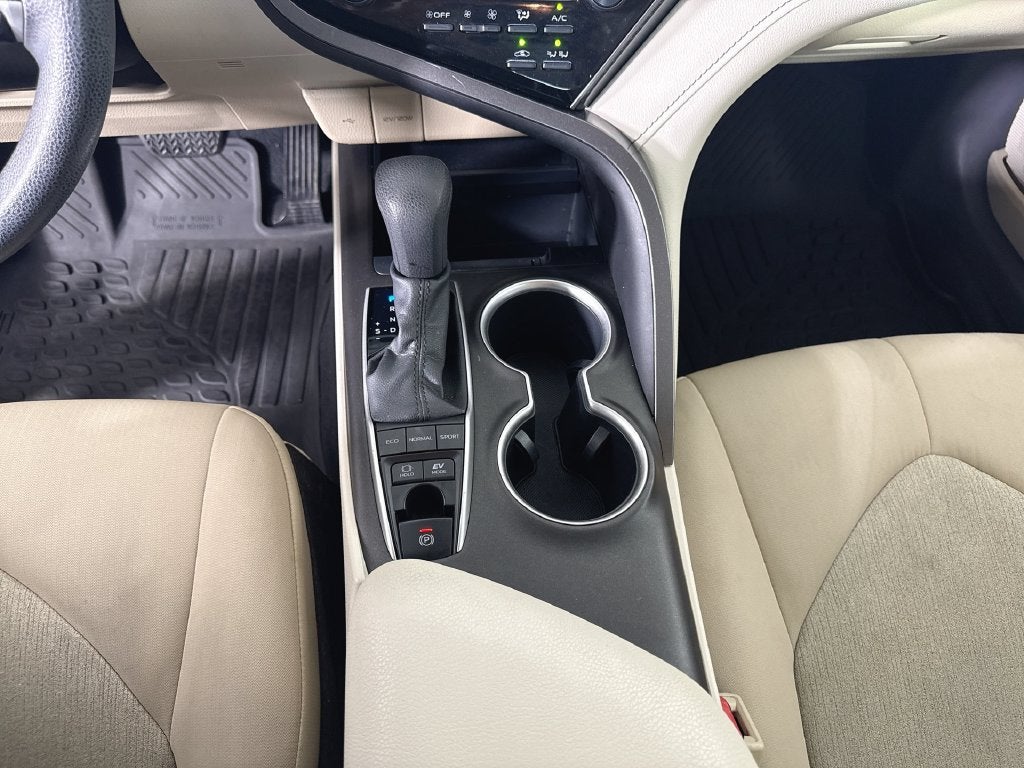 2022 Toyota Camry Hybrid LE
