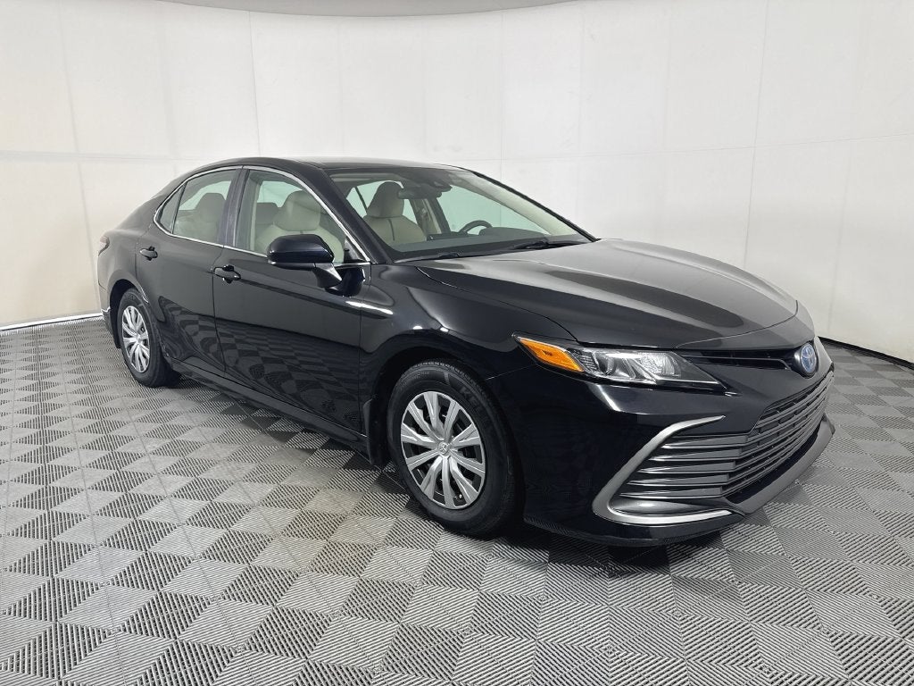 2022 Toyota Camry Hybrid LE