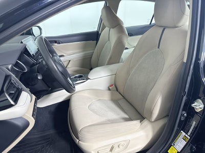 2022 Toyota Camry Hybrid LE